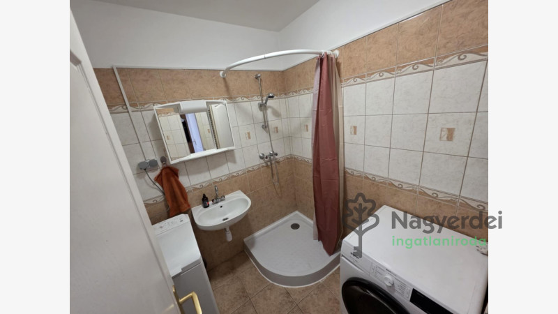 -, Nagyerdő, Lakás, tégla lakás  