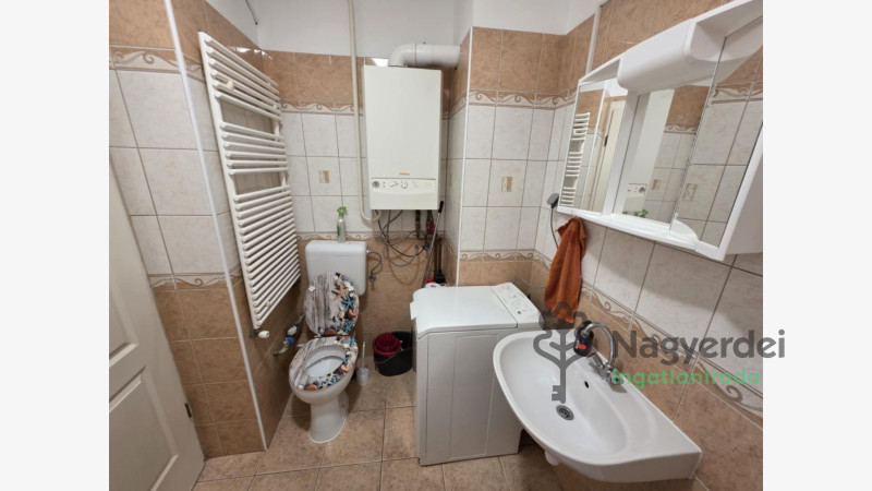 -, Nagyerdő, Lakás, tégla lakás  