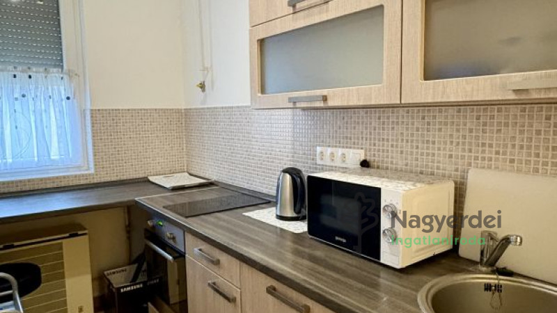 Debrecen, Sestakert, Lakás, tégla lakás  