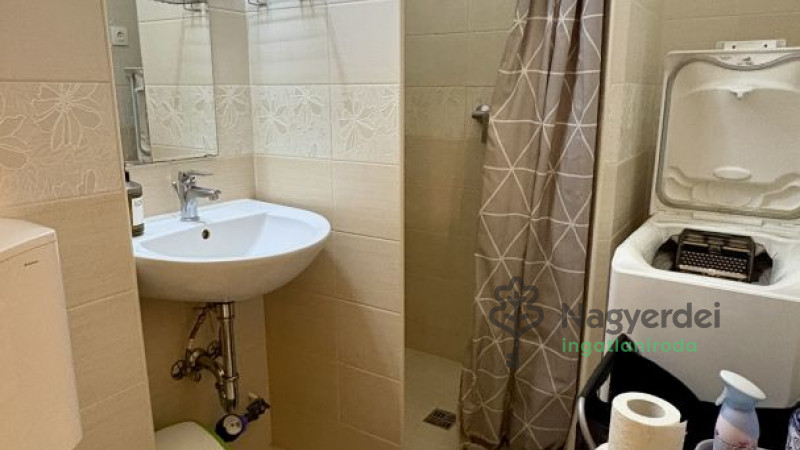 Debrecen, Sestakert, Lakás, tégla lakás  