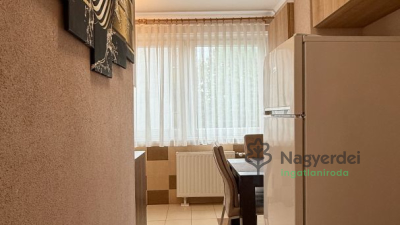 Debrecen, Sestakert, Lakás, csúsztatott zsalus  