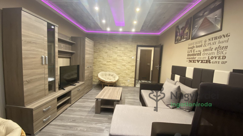 Debrecen, Vénkert, Lakás, panel lakás  