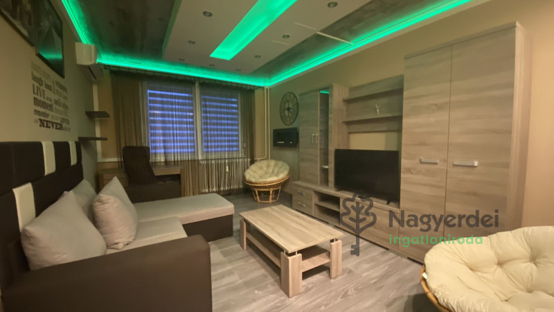 Debrecen, Vénkert, Lakás, panel lakás  