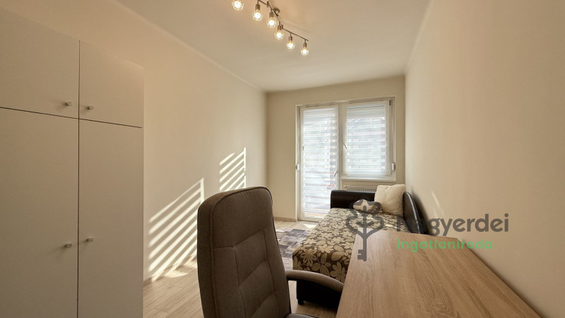 Debrecen, Egyetemváros, Lakás, tégla lakás  