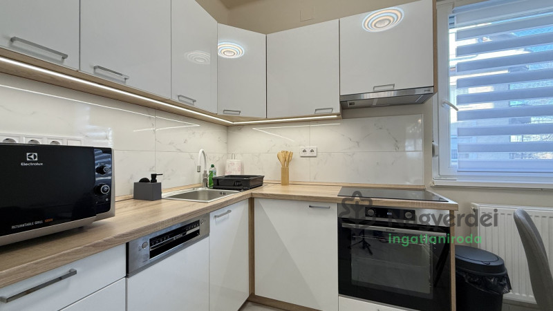 Debrecen, Egyetemváros, Lakás, tégla lakás  