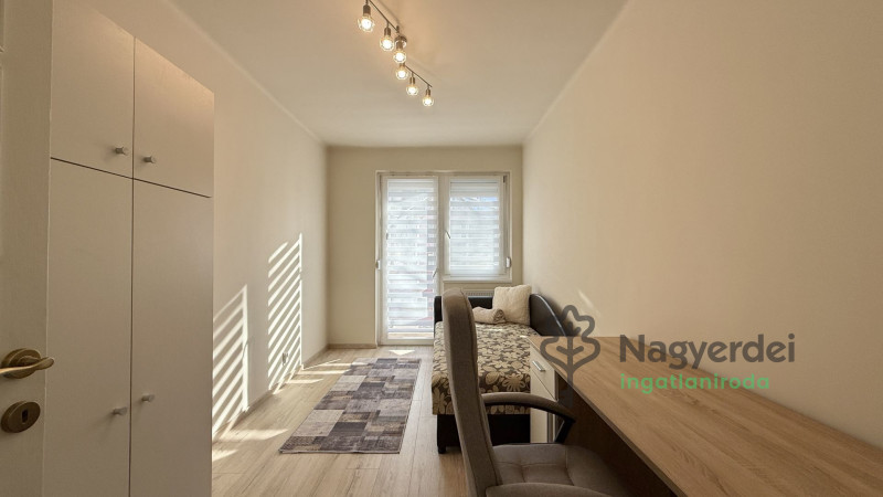 Debrecen, Egyetemváros, Lakás, tégla lakás  