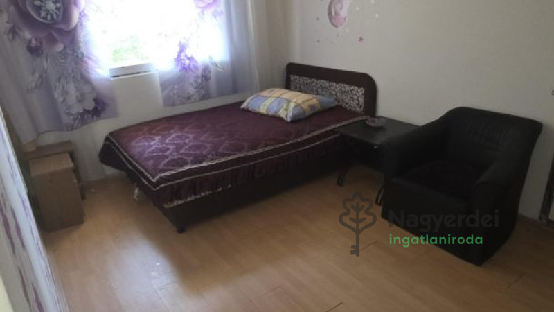 Debrecen, Nagyerdőalja, Ház, családi ház  
