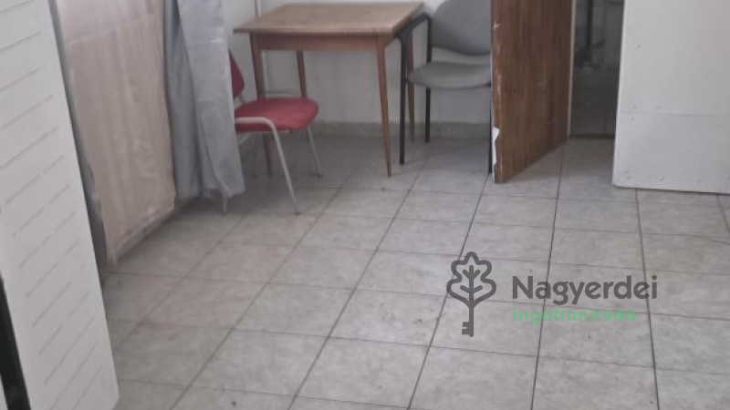 Debrecen, Nagyerdőalja, Ház, családi ház  