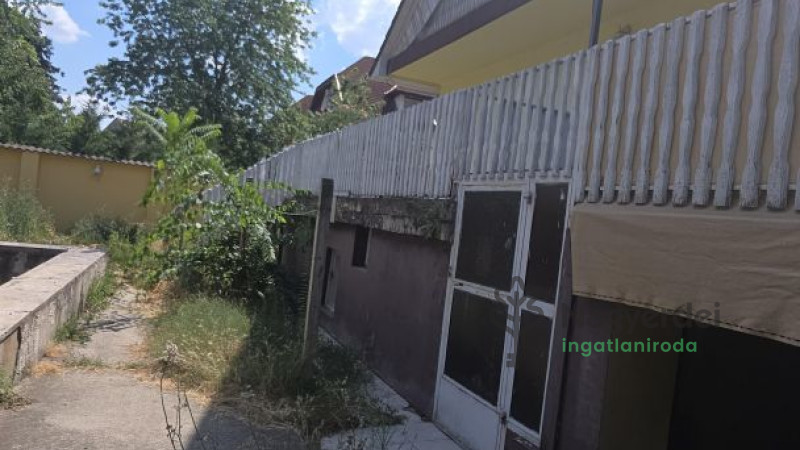 Debrecen, Nagyerdőalja, Ház, családi ház  