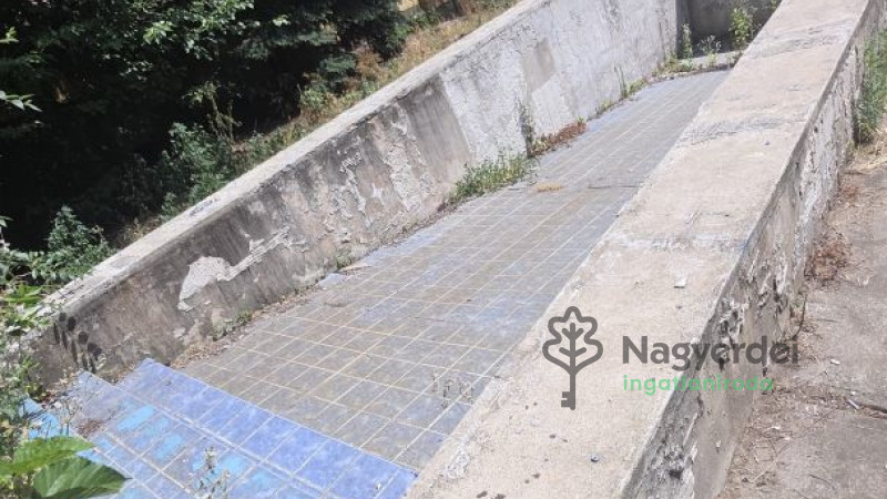 Debrecen, Nagyerdőalja, Ház, családi ház  