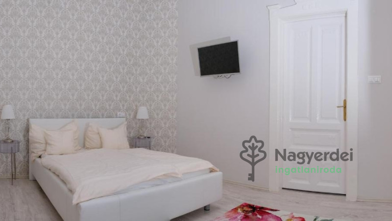 Debrecen, Belváros, Lakás, tégla lakás  