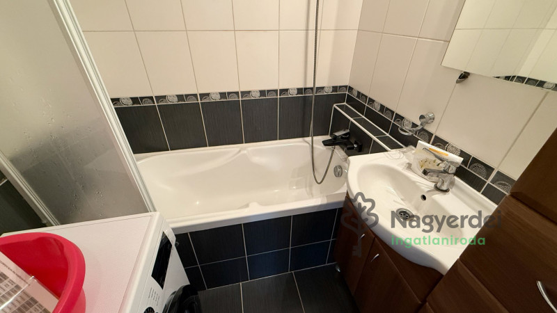 Debrecen, Libakert, Lakás, panel lakás  