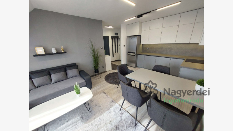 Debrecen, Belváros, Lakás, tégla lakás  