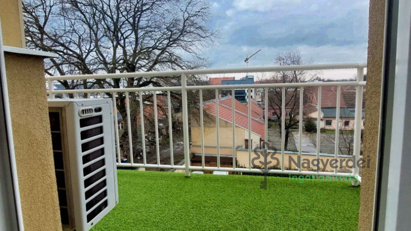 Debrecen, Belváros, Lakás, tégla lakás  