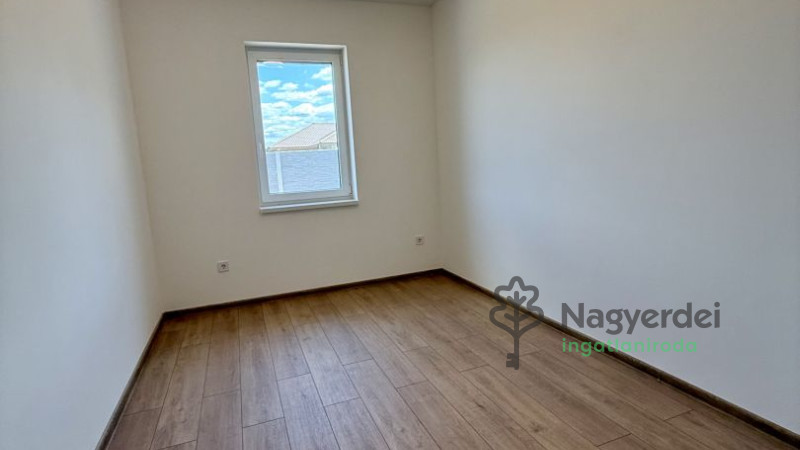 Téglás, Ház, ikerház  