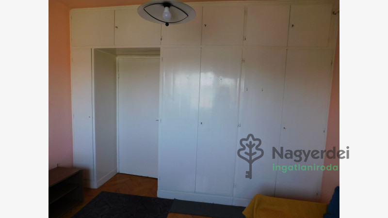 Debrecen, Nagyerdő, Lakás, tégla lakás  