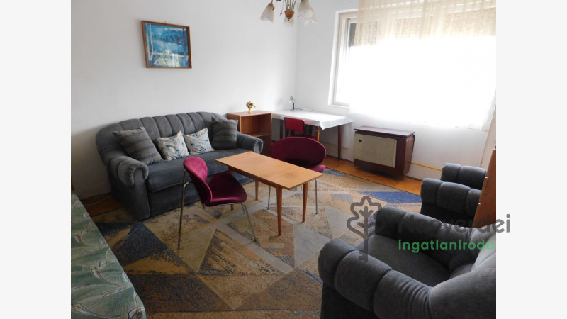 Debrecen, Nagyerdő, Lakás, tégla lakás  
