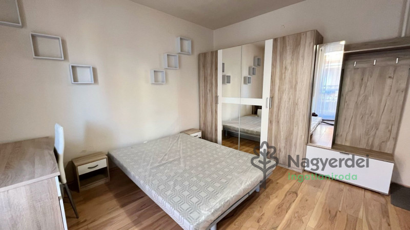 Debrecen, Nagyerdő, Lakás, tégla lakás  