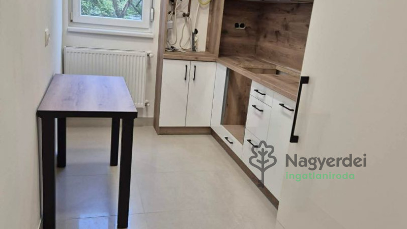 Debrecen, Libakert, Lakás, tégla lakás  