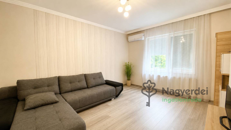 Debrecen, Belváros, Lakás, tégla lakás  