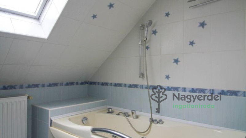 Debrecen, Vénkert, Lakás, tégla lakás  