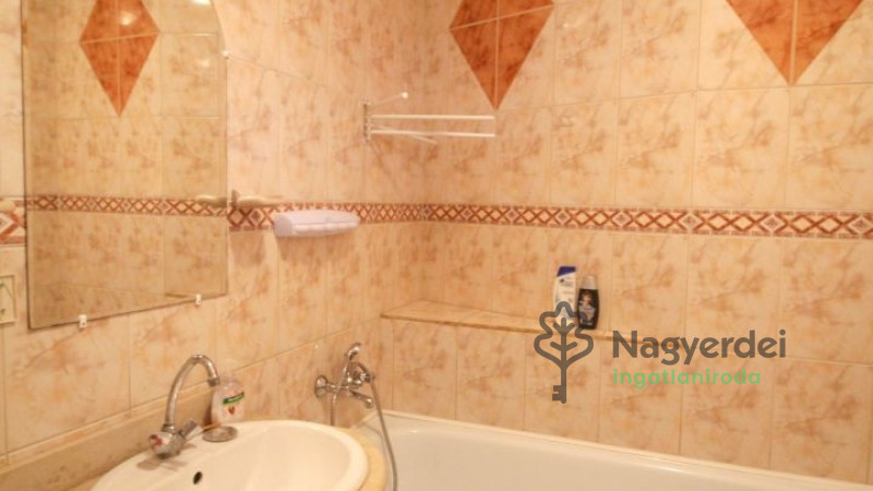 Debrecen, Vénkert, Lakás, tégla lakás  