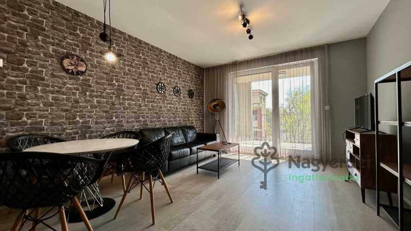 Debrecen, Egyetemváros, Lakás, tégla lakás  