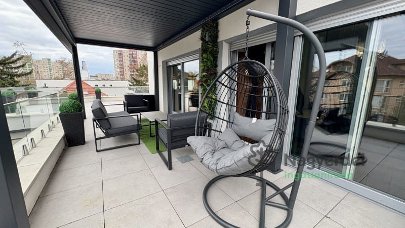 Debrecen, Széchenyikert, Lakás, tégla lakás  