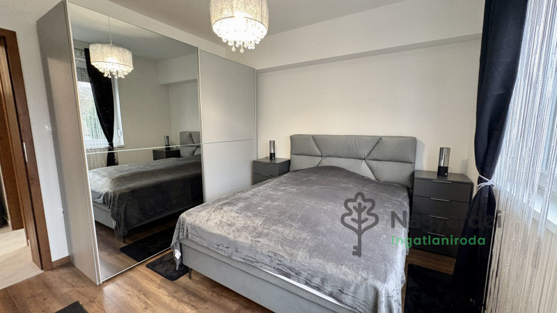 Debrecen, Széchenyikert, Lakás, tégla lakás  