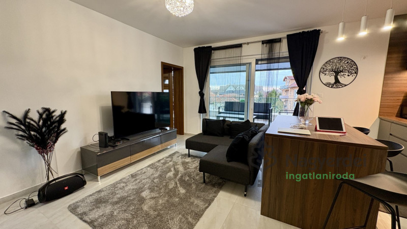 Debrecen, Széchenyikert, Lakás, tégla lakás  