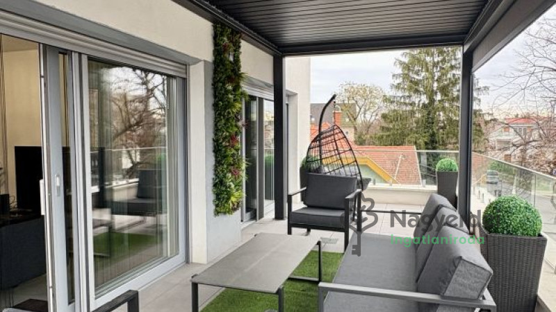 Debrecen, Széchenyikert, Lakás, tégla lakás  