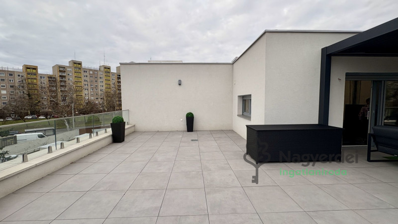 Debrecen, Széchenyikert, Lakás, tégla lakás  