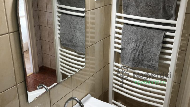 Debrecen, Nagyerdő, Lakás, tégla lakás  