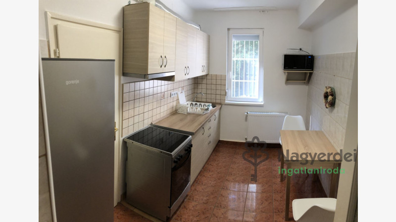 Debrecen, Nagyerdő, Lakás, tégla lakás  