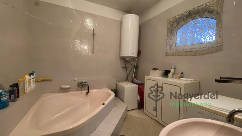 Komádi, Ház, családi ház  