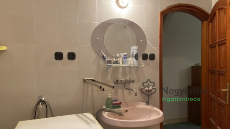 Komádi, Ház, családi ház  