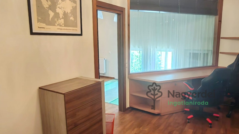 Debrecen, Lakás, tégla lakás  