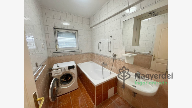 Debrecen, Egyetemváros, Lakás, tégla lakás  