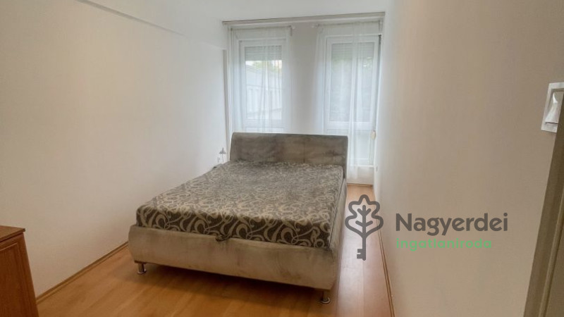 Debrecen, Egyetemváros, Lakás, tégla lakás  