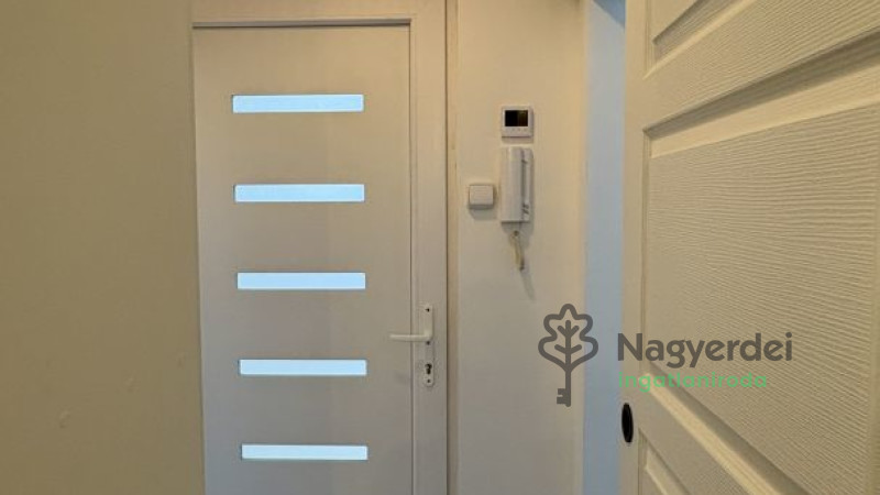 Debrecen, Belváros, Lakás, tégla lakás  