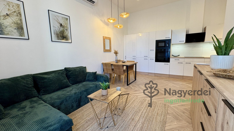 Debrecen, Belváros, Lakás, tégla lakás  