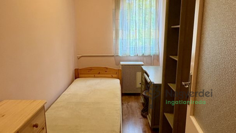 Debrecen, Sestakert, Lakás, csúsztatott zsalus  