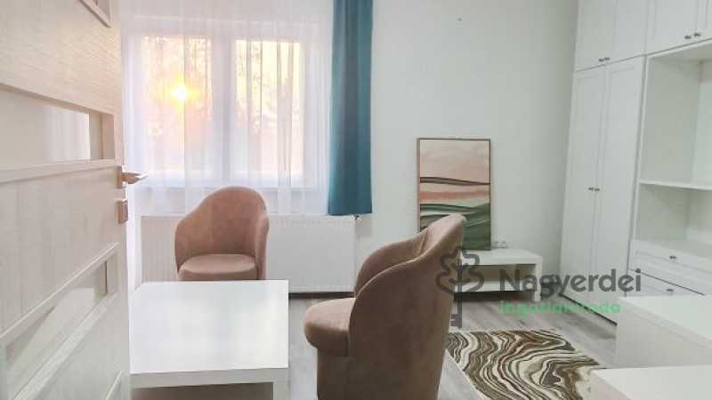 Debrecen, Sestakert, Lakás, tégla lakás  