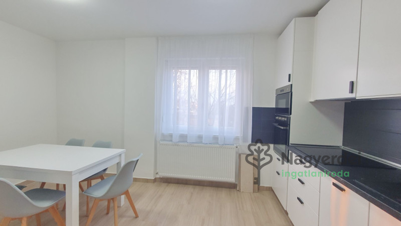 Debrecen, Sestakert, Lakás, tégla lakás  