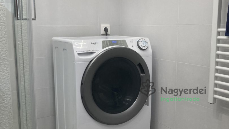 Debrecen, Egyetemváros, Lakás, tégla lakás  