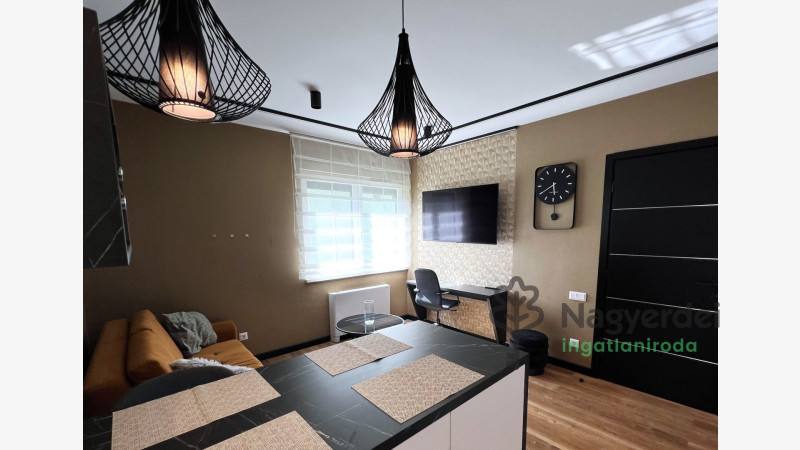 Debrecen, Sestakert, Lakás, tégla lakás  