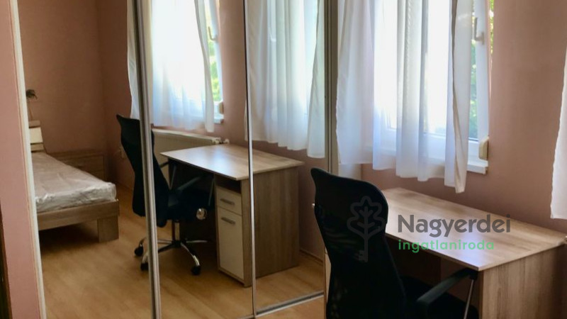 Debrecen, Egyetemváros, Lakás, tégla lakás  