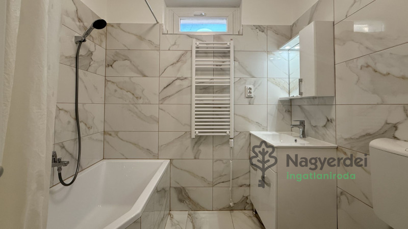 Debrecen, Sestakert, Lakás, tégla lakás  