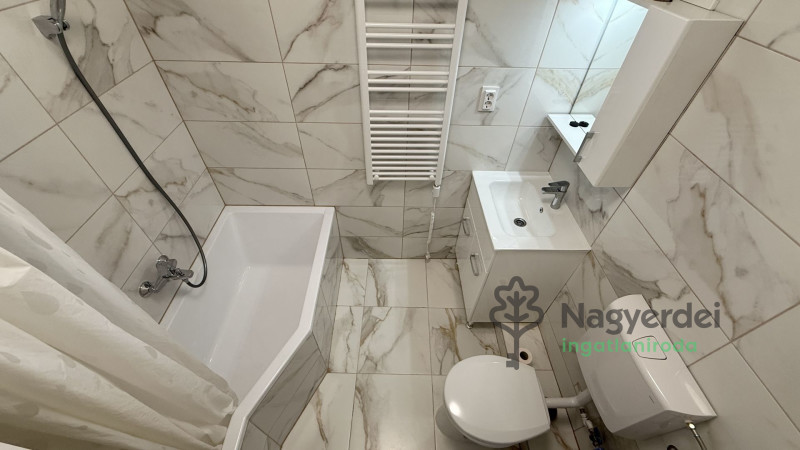 Debrecen, Sestakert, Lakás, tégla lakás  