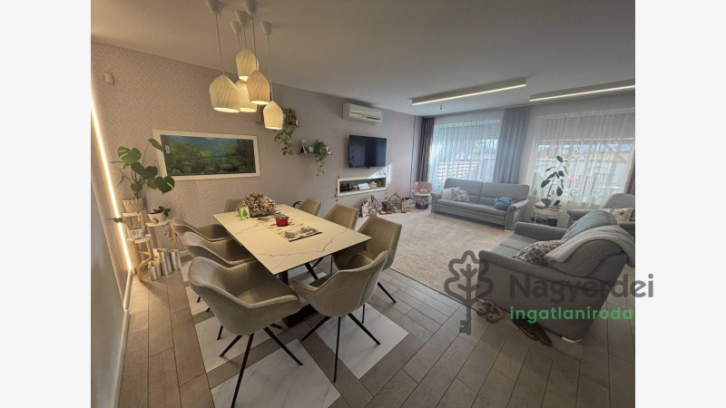 Debrecen, Kertváros, Ház, családi ház  